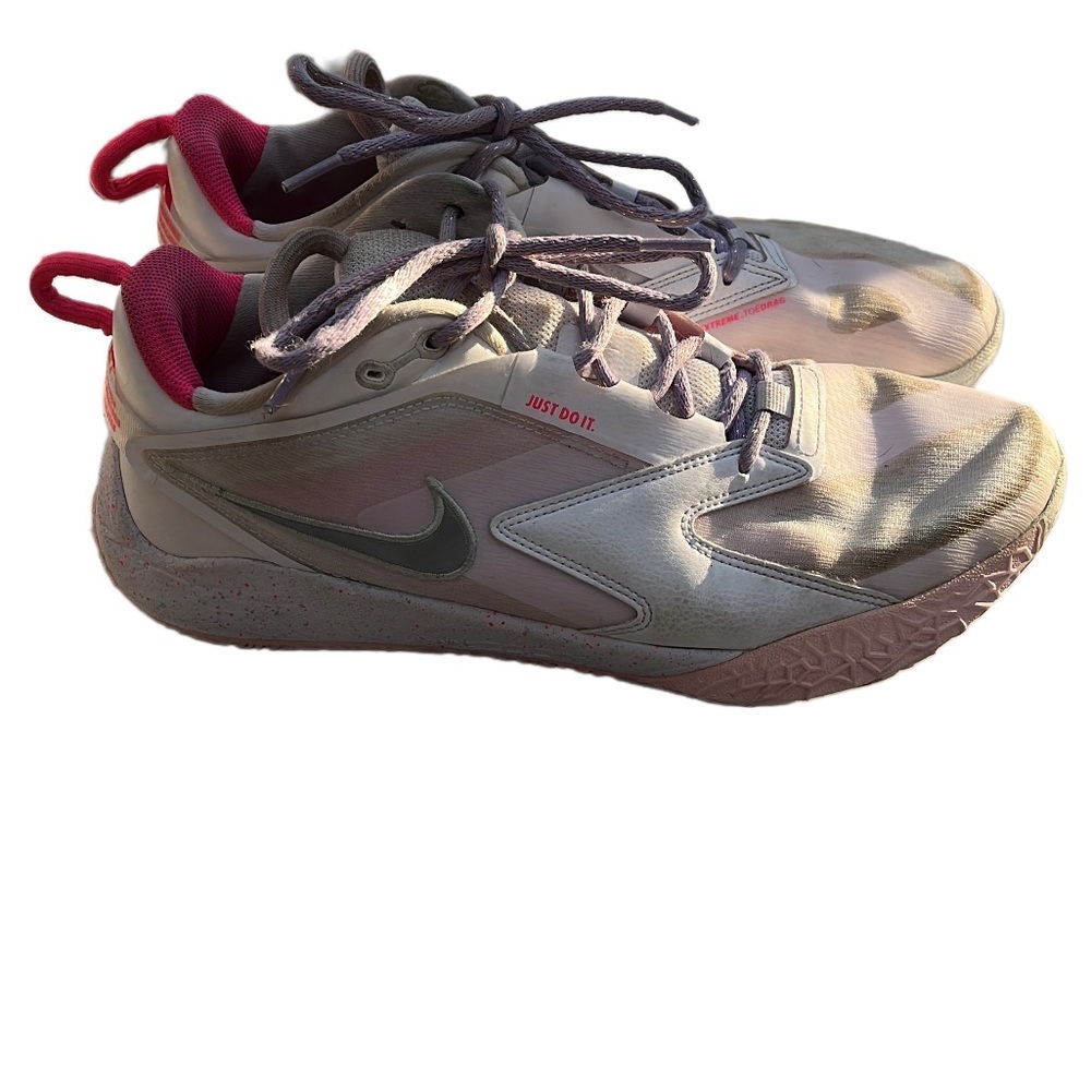 Women’s Nike pink and white air zoom hyperspace three athletic shoe size 9.5